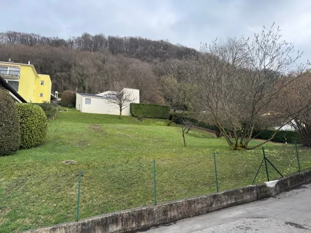 Baugrundstück in Carabbia mit Panoramablick für Villa oder für PPP mit zwei oder drei Einheiten