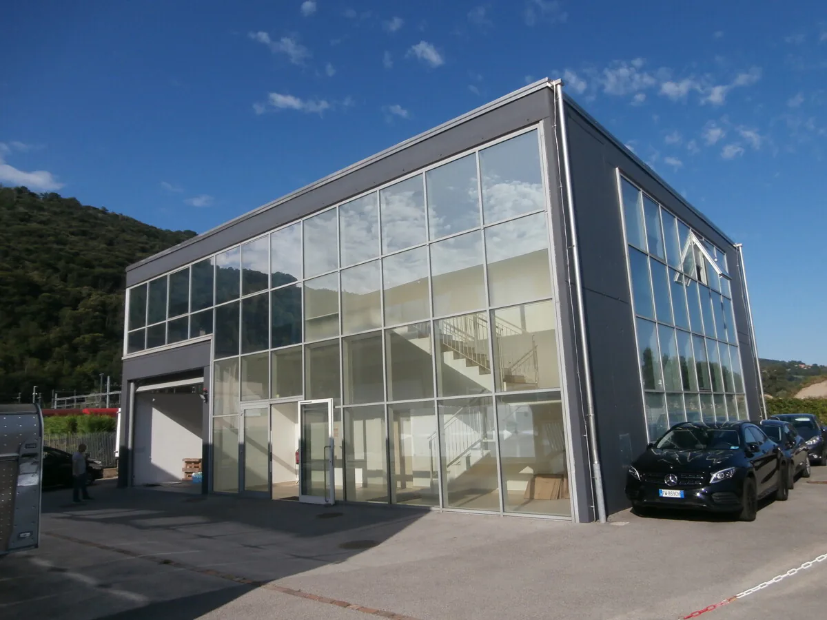 BALERNA STABILE INDUSTRIALE COMPLETAMENTE LOCATO A REDDITO