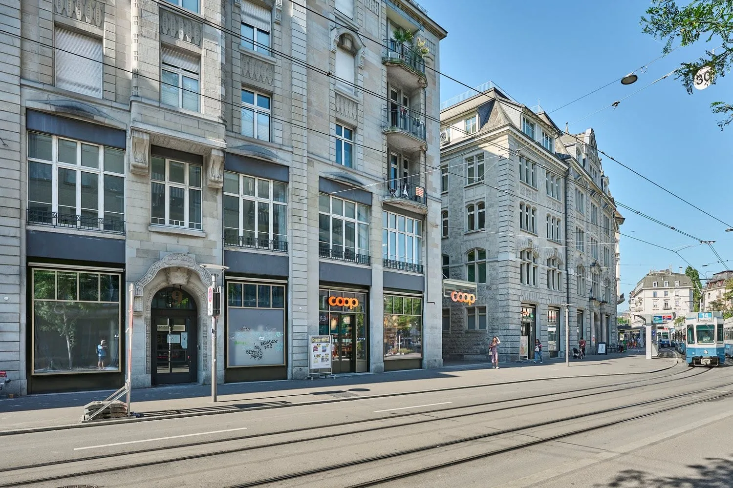 Bureau à louer au Stauffacher: environ 566 m², rénové, divisible