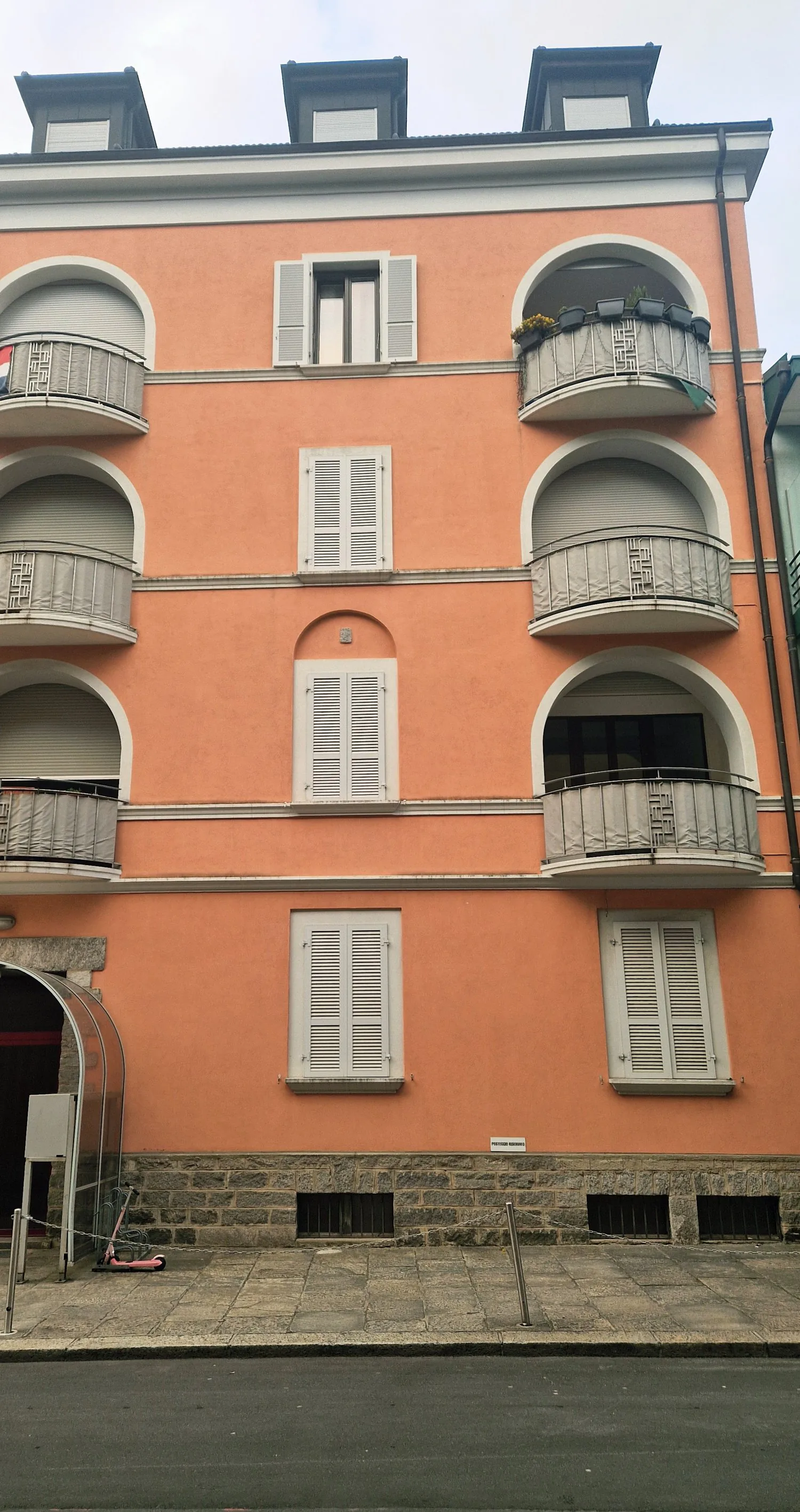 Lokal Gewerbe im Erdgeschoss in Bellinzona – Via alla Moderna 3