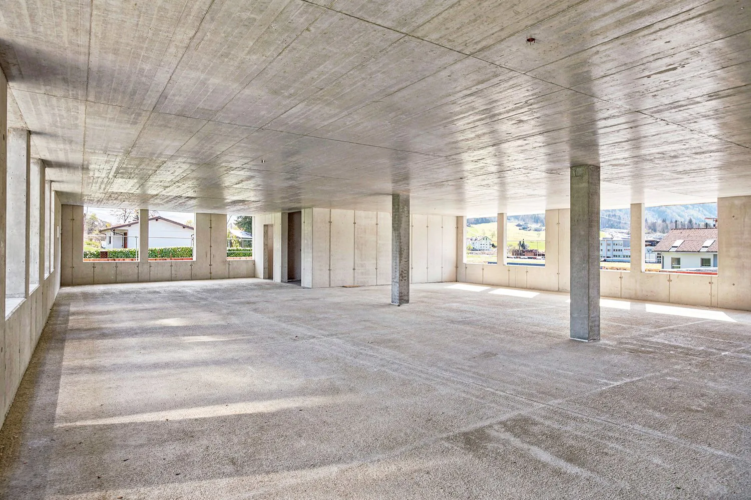 Flexible commercial space for your business