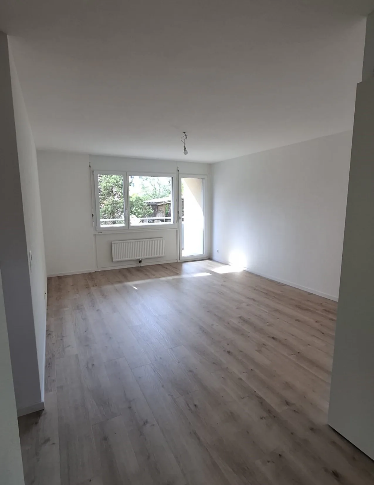 Wohnung mit 3 Zimmern komplett renoviert