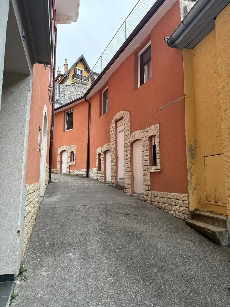 Depositio di stoccaggio vicino alla stazione
