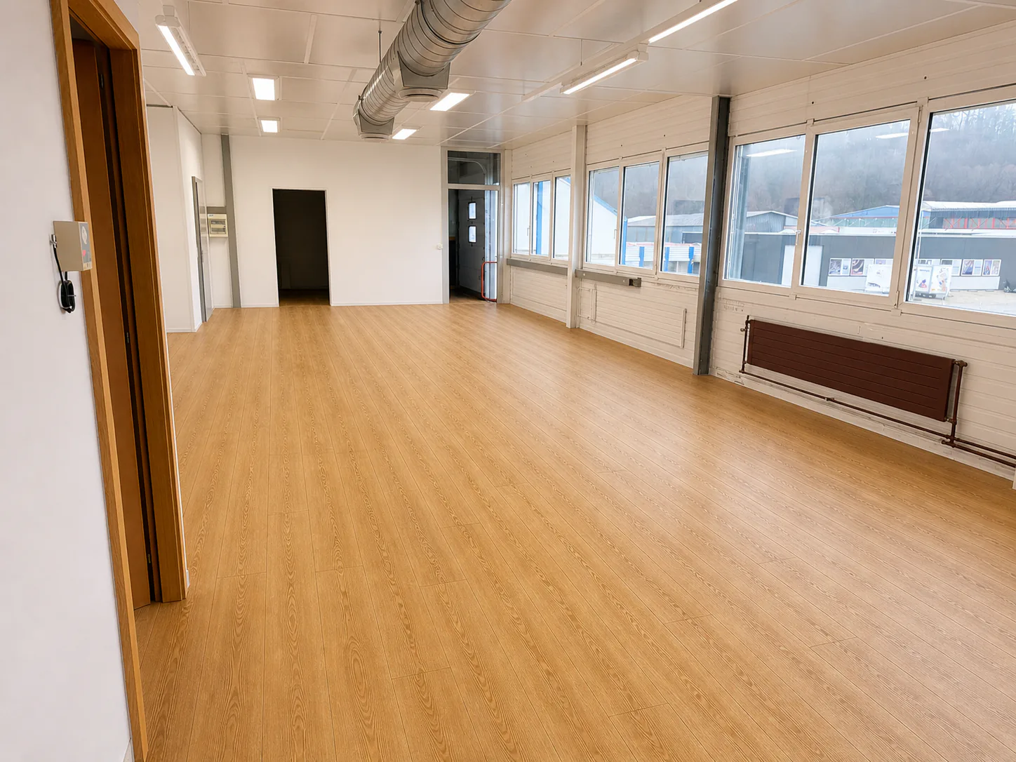 Zu vermieten, 100 m2 Renoviert, flexibel für verschiedene berufliche oder private Aktivitäten