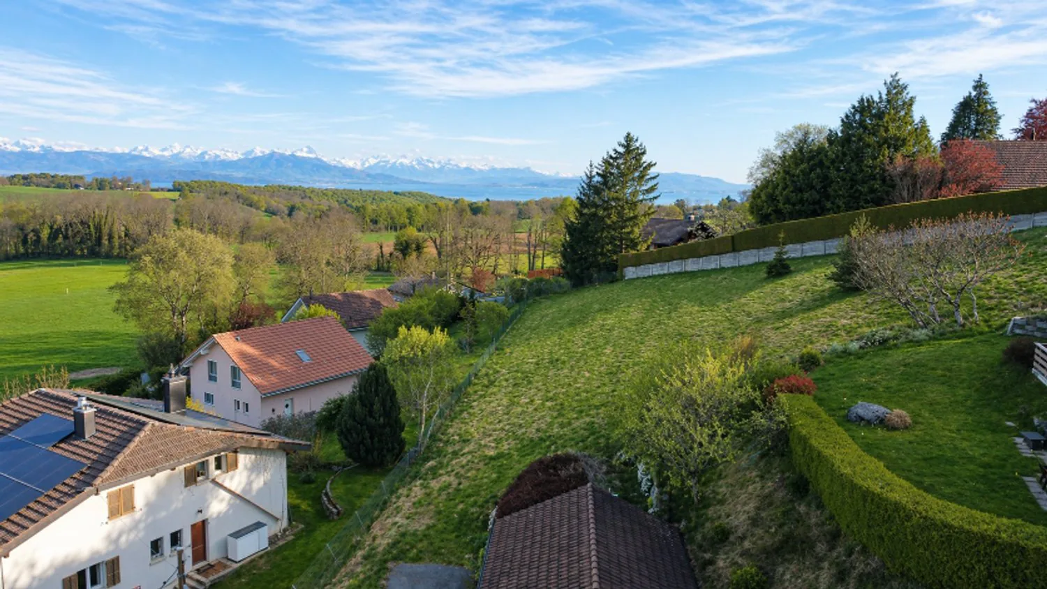 Buildable plot with breathtaking views of the Alps!