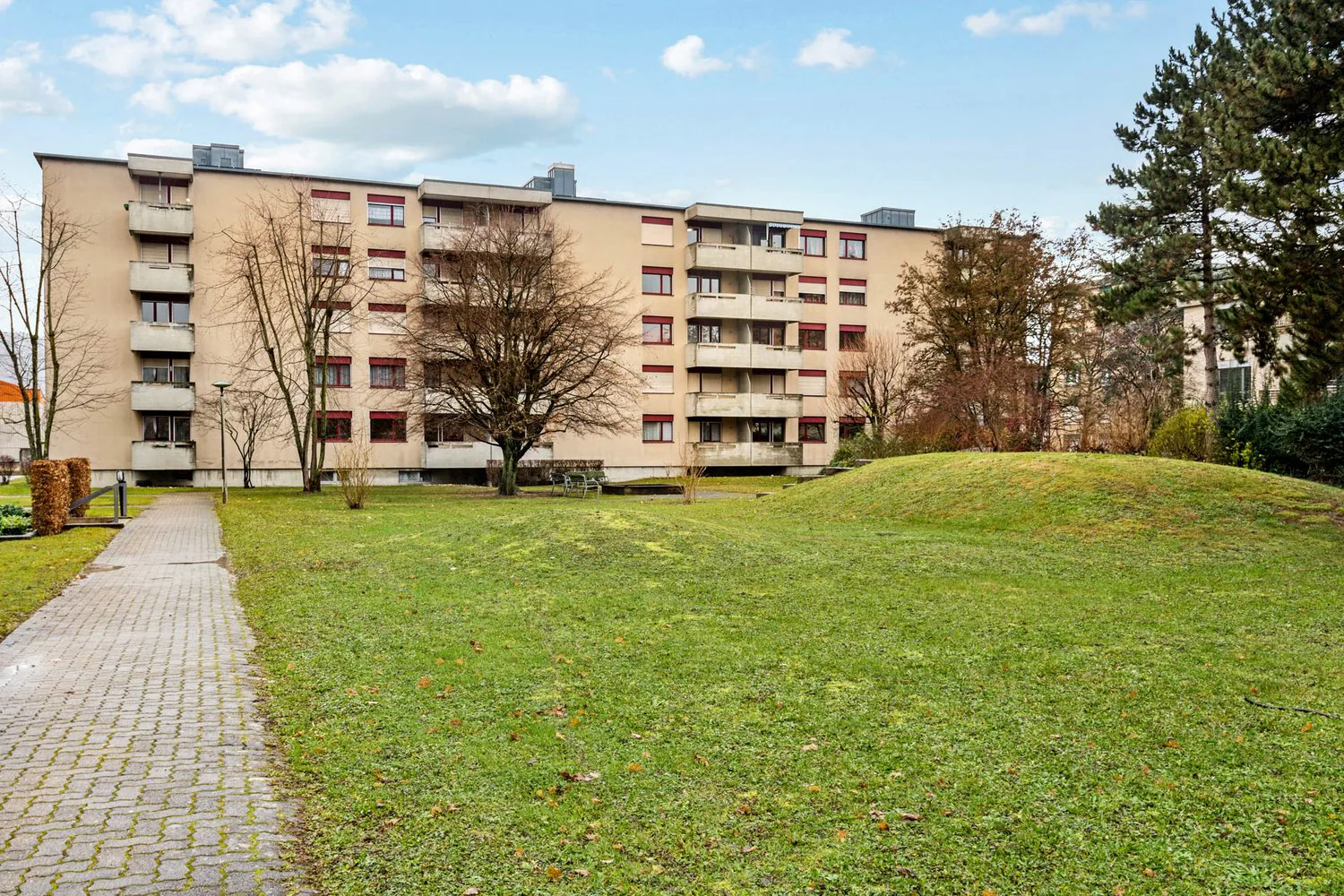 Schöne, helle und grosse 4.5-Zimmerwohnung