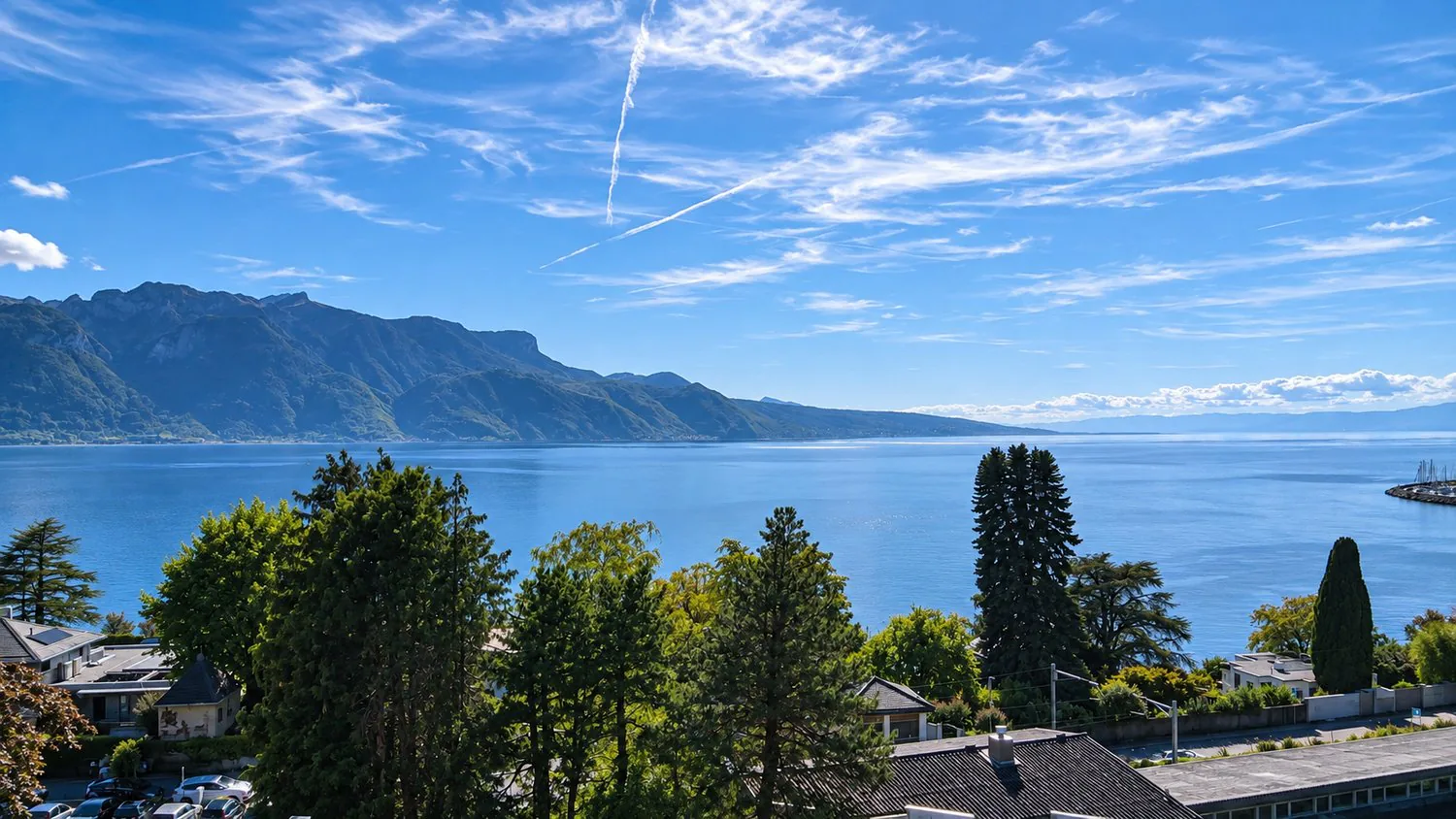 Casa bifamiliare moderna di 5 locali con vista mozzafiato sul lago e le montagne a Corseaux