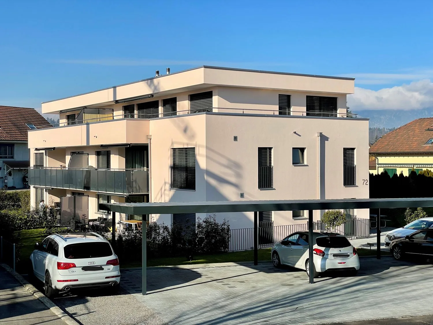 Gedeckter Parkplatz an der Dammstrasse in Biberist