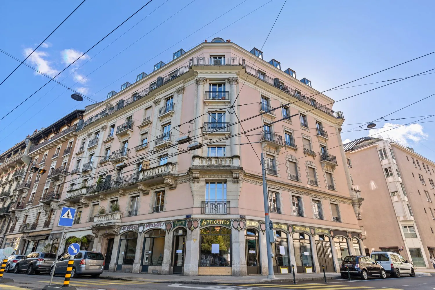 Prächtige Arcade von etwa 67 m2, zwischen der Kreuzung und Plainpalais gelegen