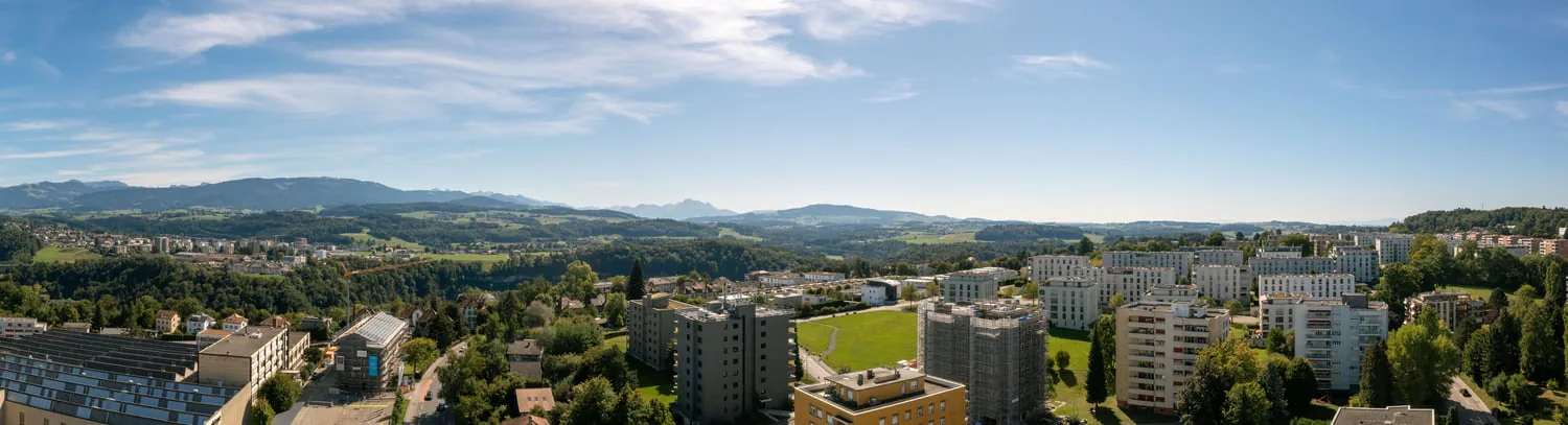 Die schönsten Sonnenuntergänge sind manchmal bei einem zu Hause