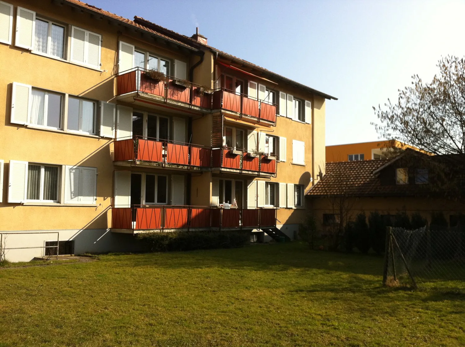 Grosszügige 6.5-Zimmer-Wohnung mit besonderem Charme und Gartenzugang