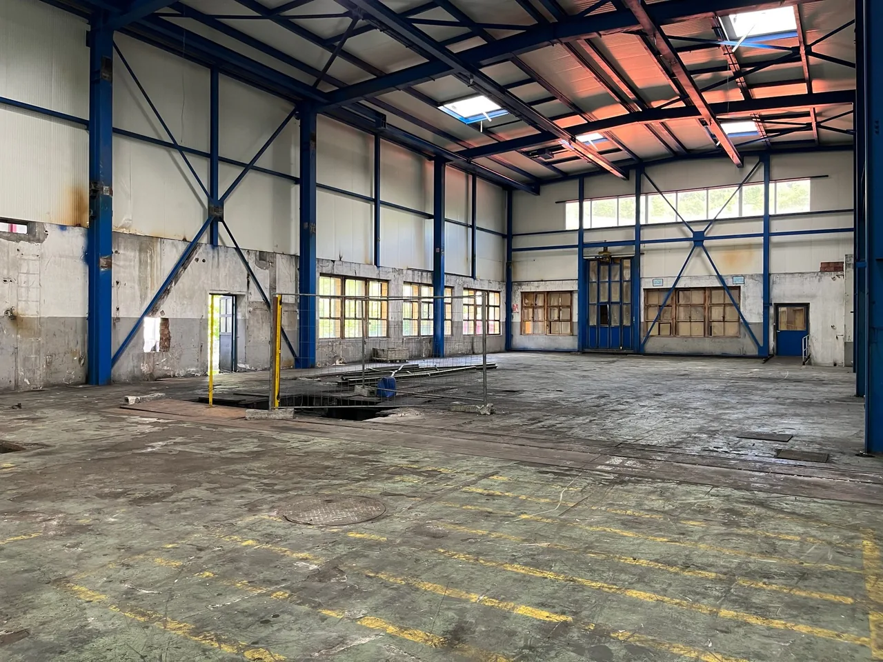 À louer : Espaces industriels à partir de 250 m² jusqu'à 5 000 m².