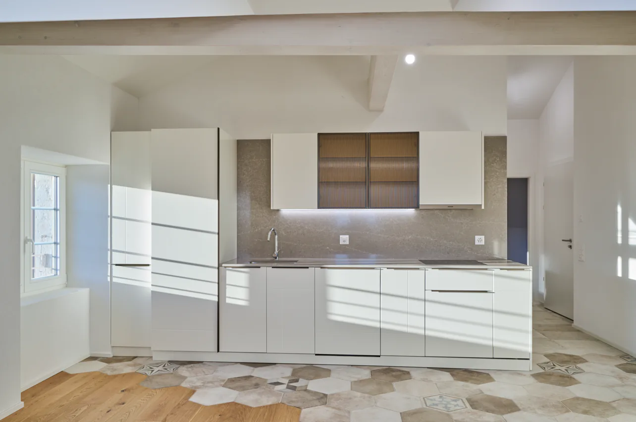 Magnifique appartement neuf de 3,5 pièces avec parcelle de jardin et vue sur le lac