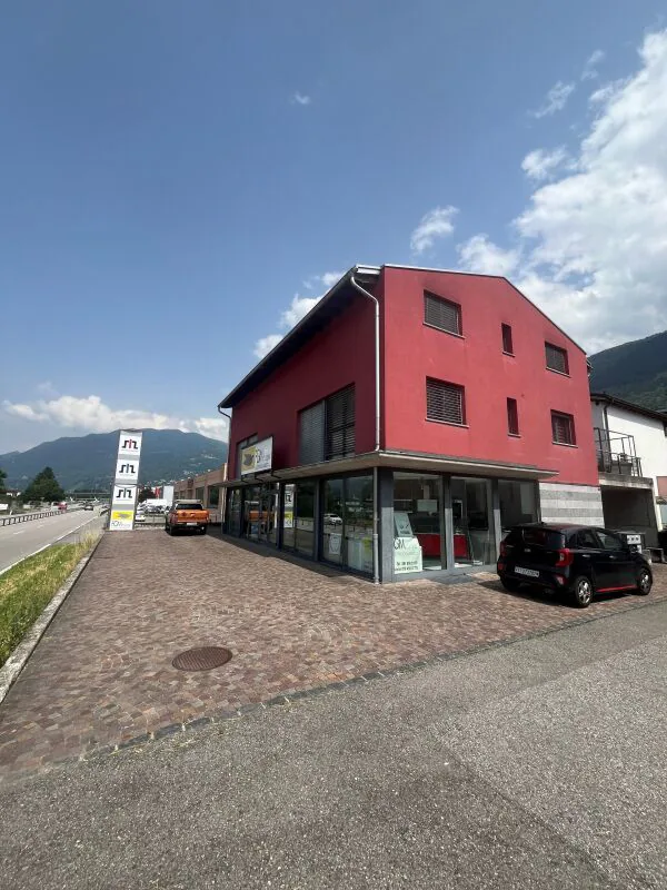 Rotes Haus, Gewerbe- und Wohngebäude, Sant'Antonino