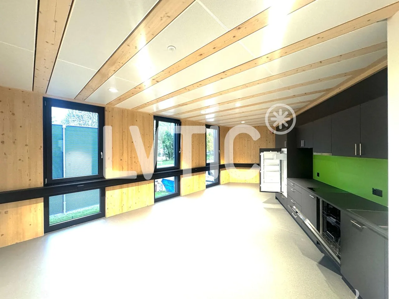 Lokale, Atelier, Büros von 245 m2 zur Miete in Châtel-St-Denis
