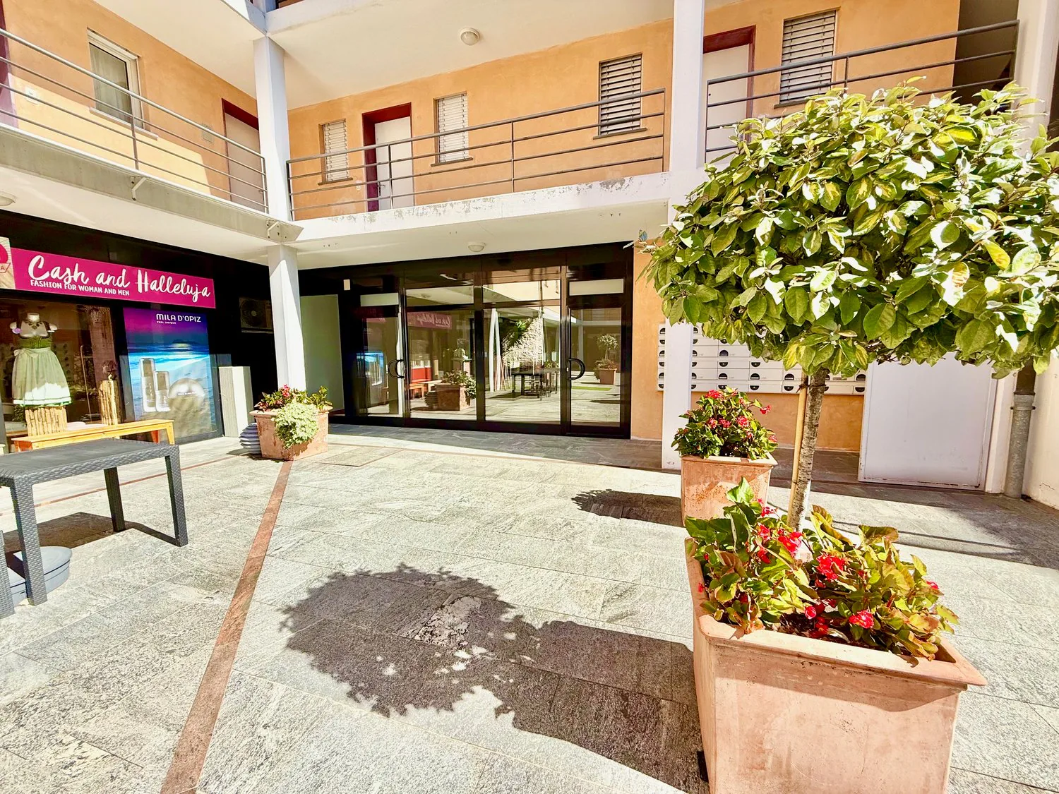 Opportunità-Gelegenheit in Piazza Ascona