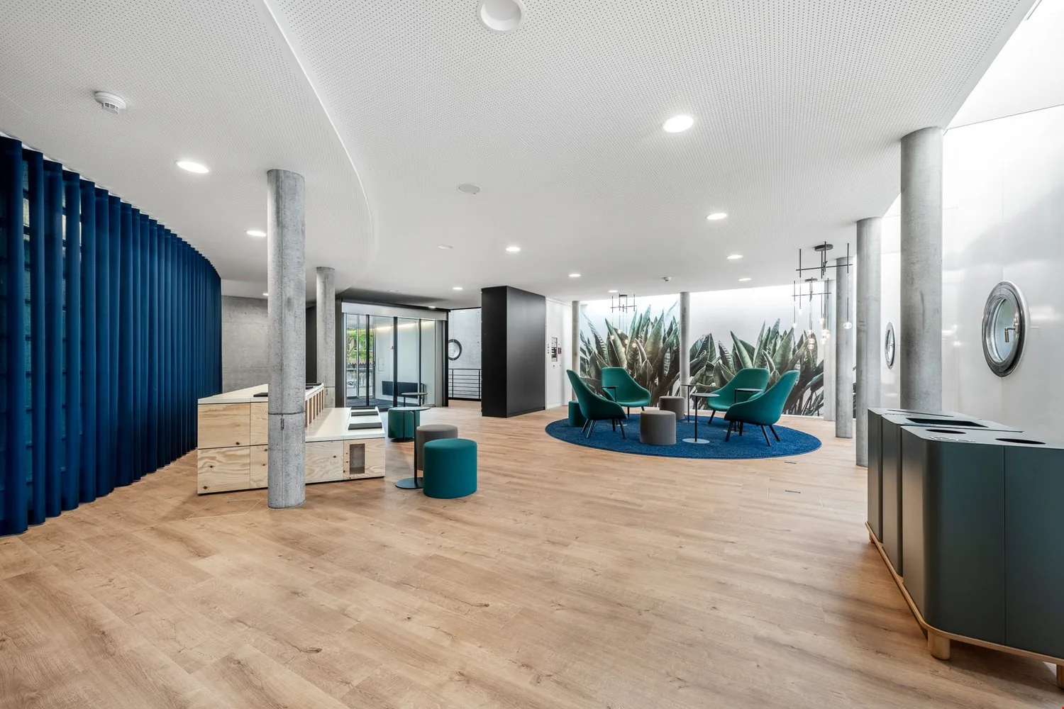 Modern & compact: expanded office directly in the city