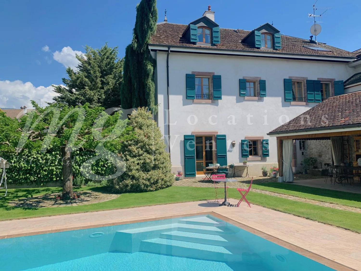 RIVE GAUCHE ! SUPERBE PROPRIETE DE 600 m2 hab AVEC RAVISSANT JARDIN ARBORE ET PRIVATIF & PISCINE