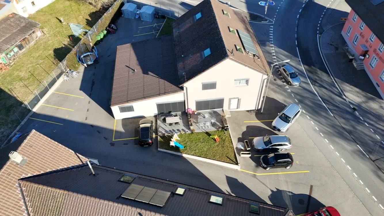 Gewinnbringendes Gebäude mit Erweiterungspotenzial ? 3 Wohnungen ? Oron (VD)