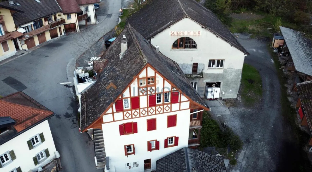 Mischgebäude in Bex