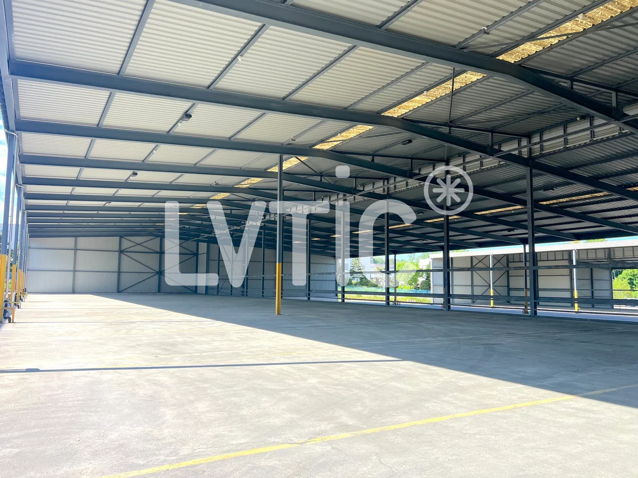 Lagerhalle ab 1000 m2 zu vermieten in St Prex