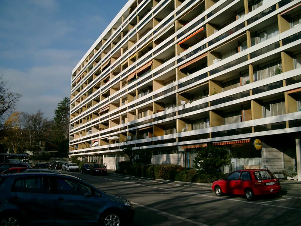 Place de parking extérieure.