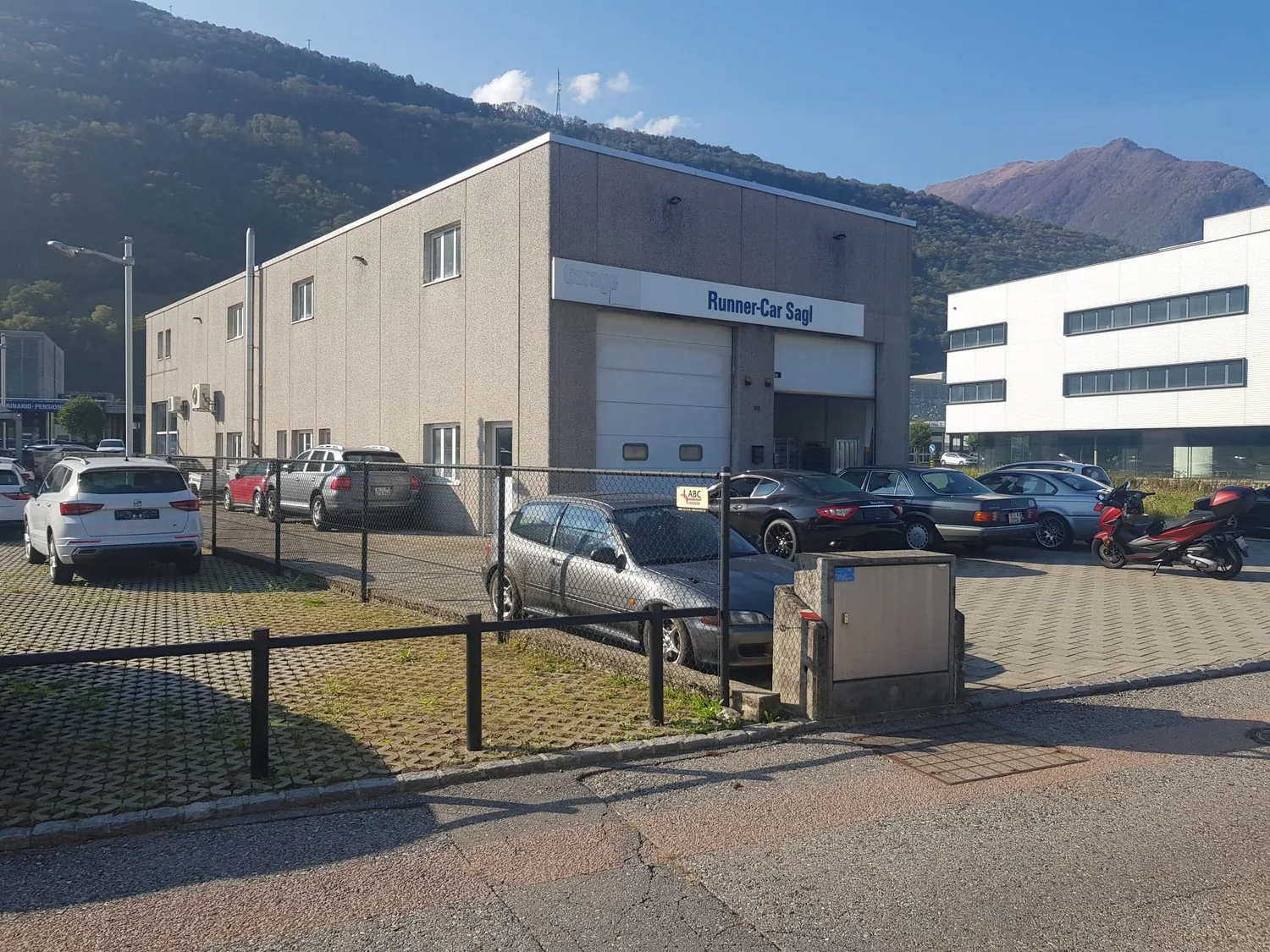 Gewerbeimmobilie mit Showroom an bester Lage