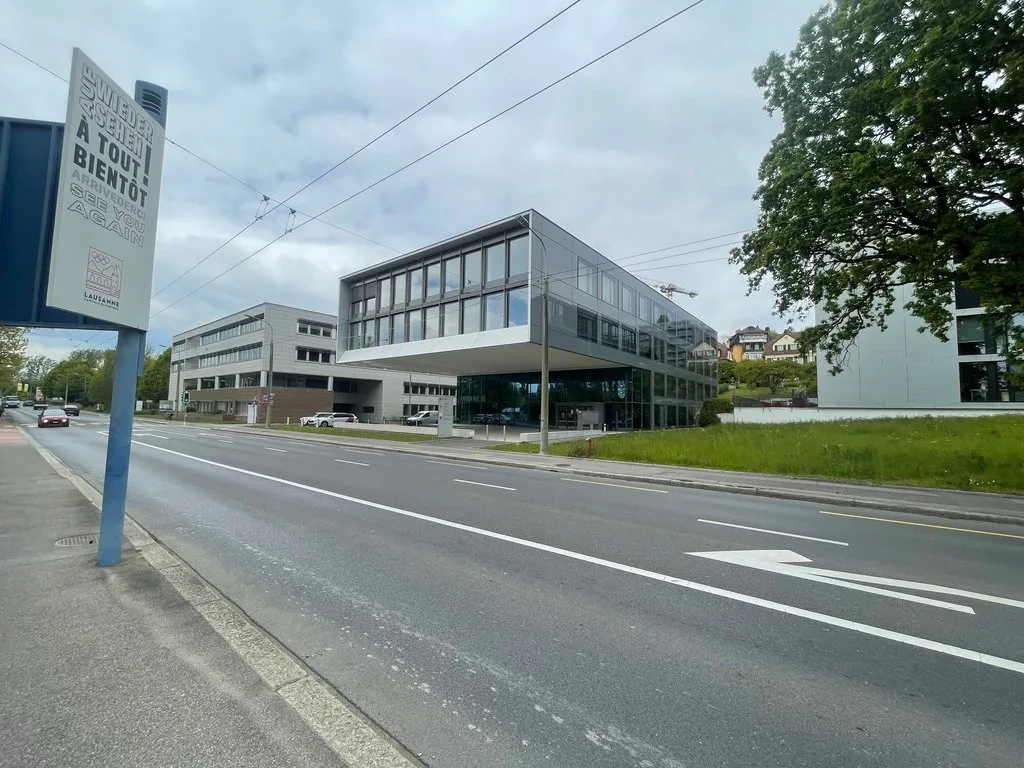 Fläche von 300m2 in Vidy-Ouchy verfügbar!