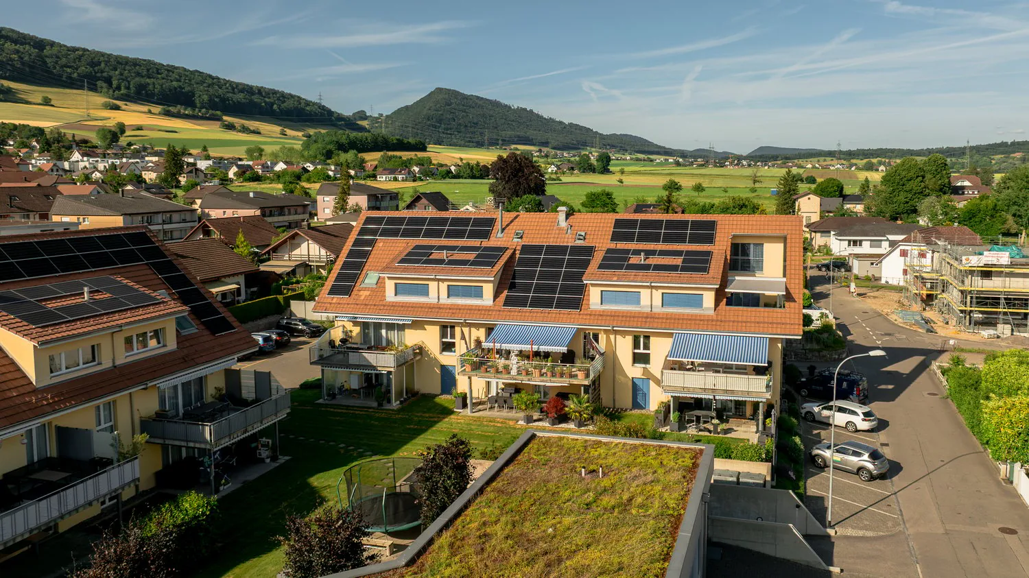 Appartement charmant de 3,5 pièces avec balcon et vue imprenable à Lostorf