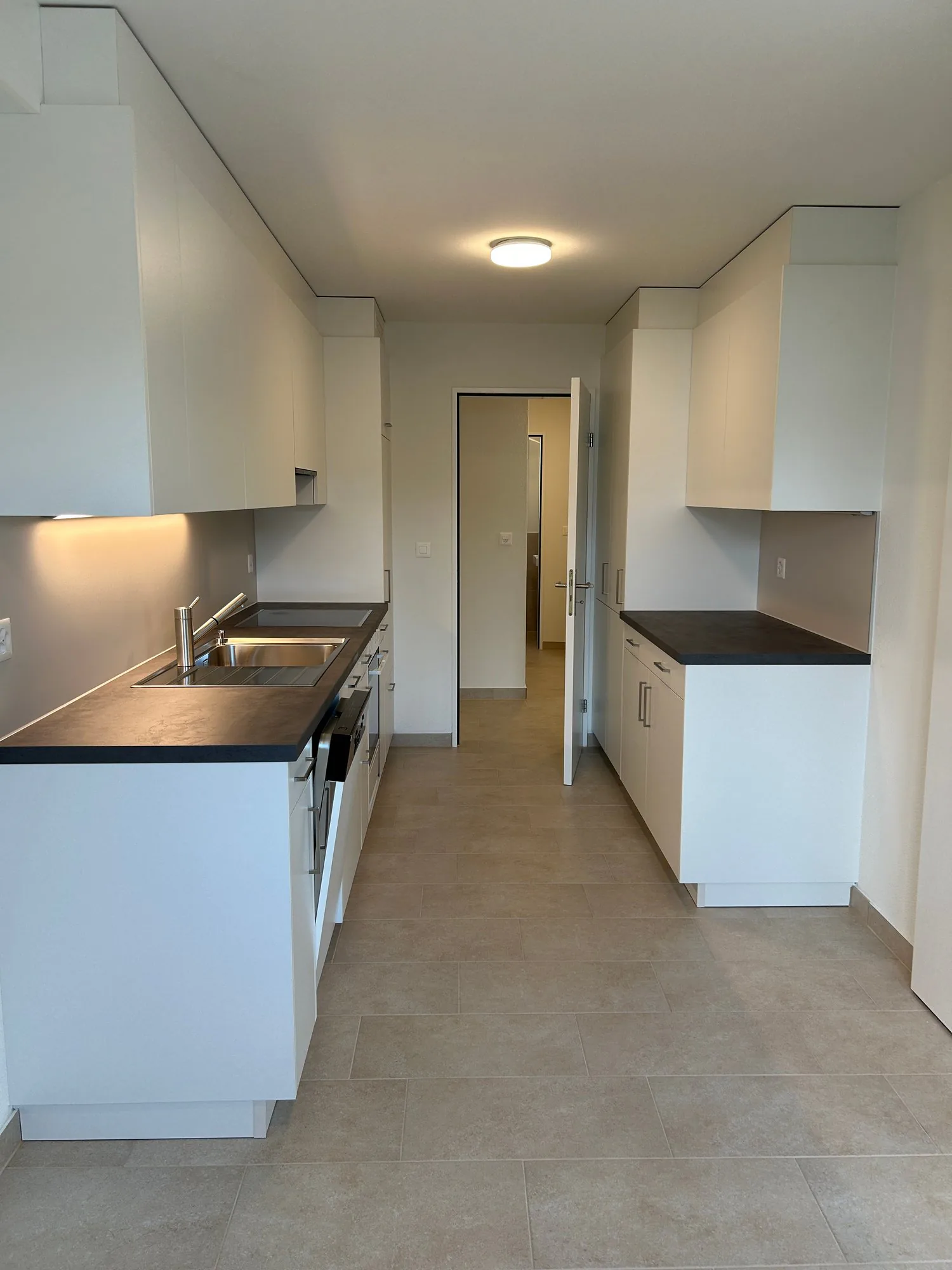 Appartement rénové dans un quartier calme – lumineux & spacieux avec balcon