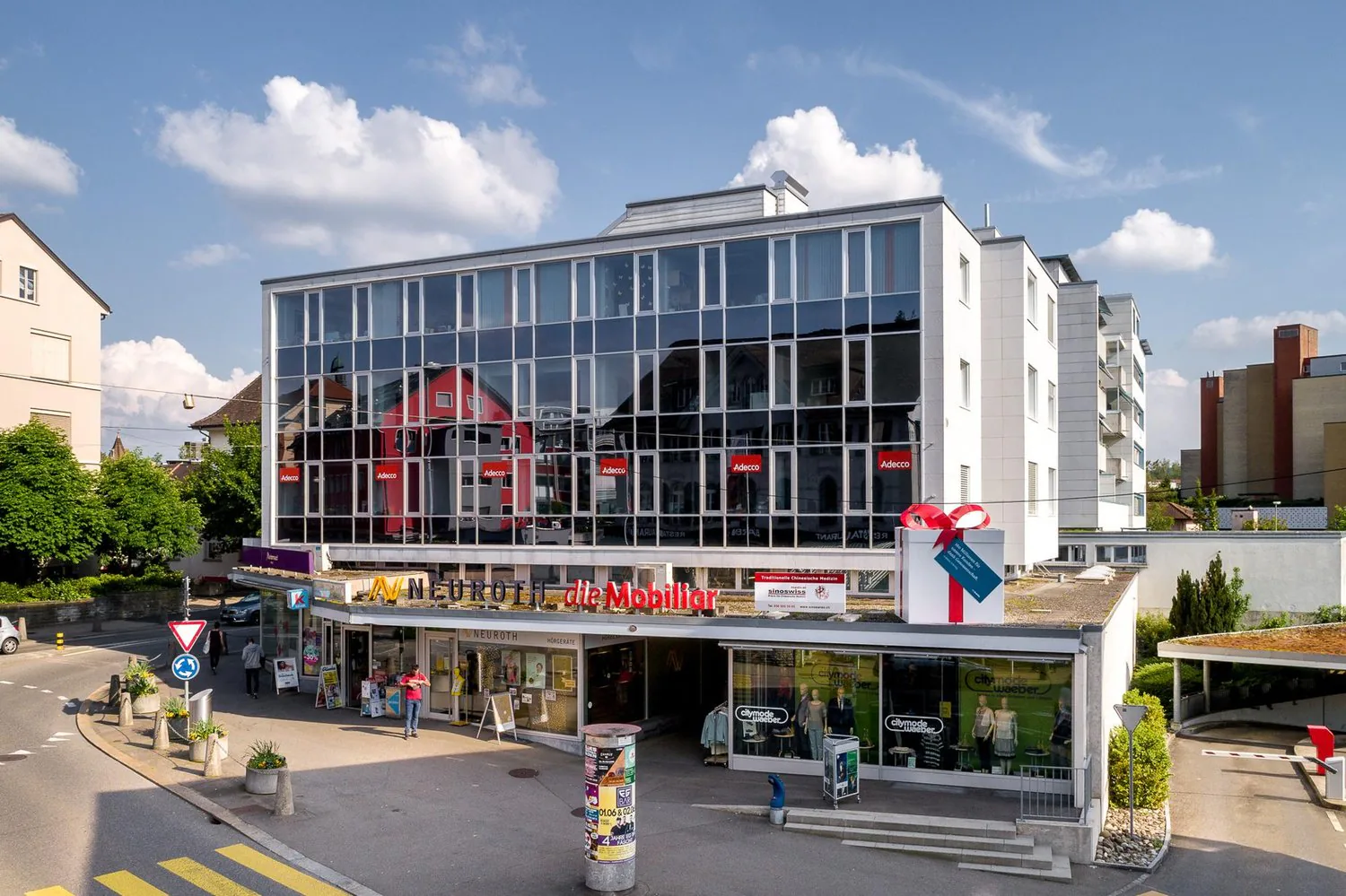 Optimal gelegen, hell, vielseitig – Büroräumlichkeiten in Wohlen