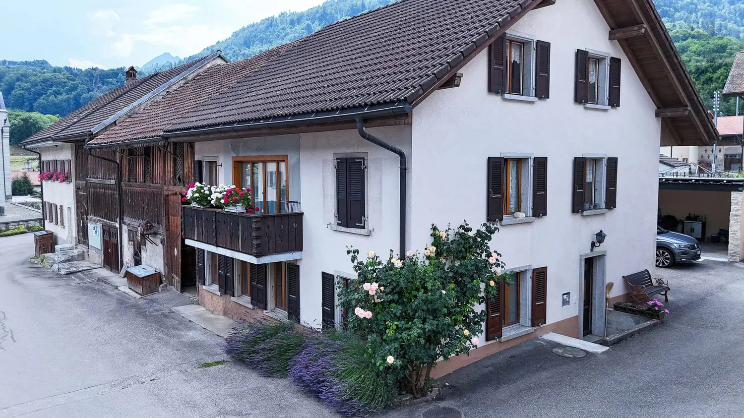 Charmante maison de 2 appartements à Albeuve
