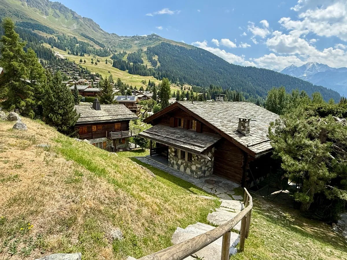 Exklusivität - Seltene Eigenschaft - Prächtiges Chalet und großes Baugrundstück