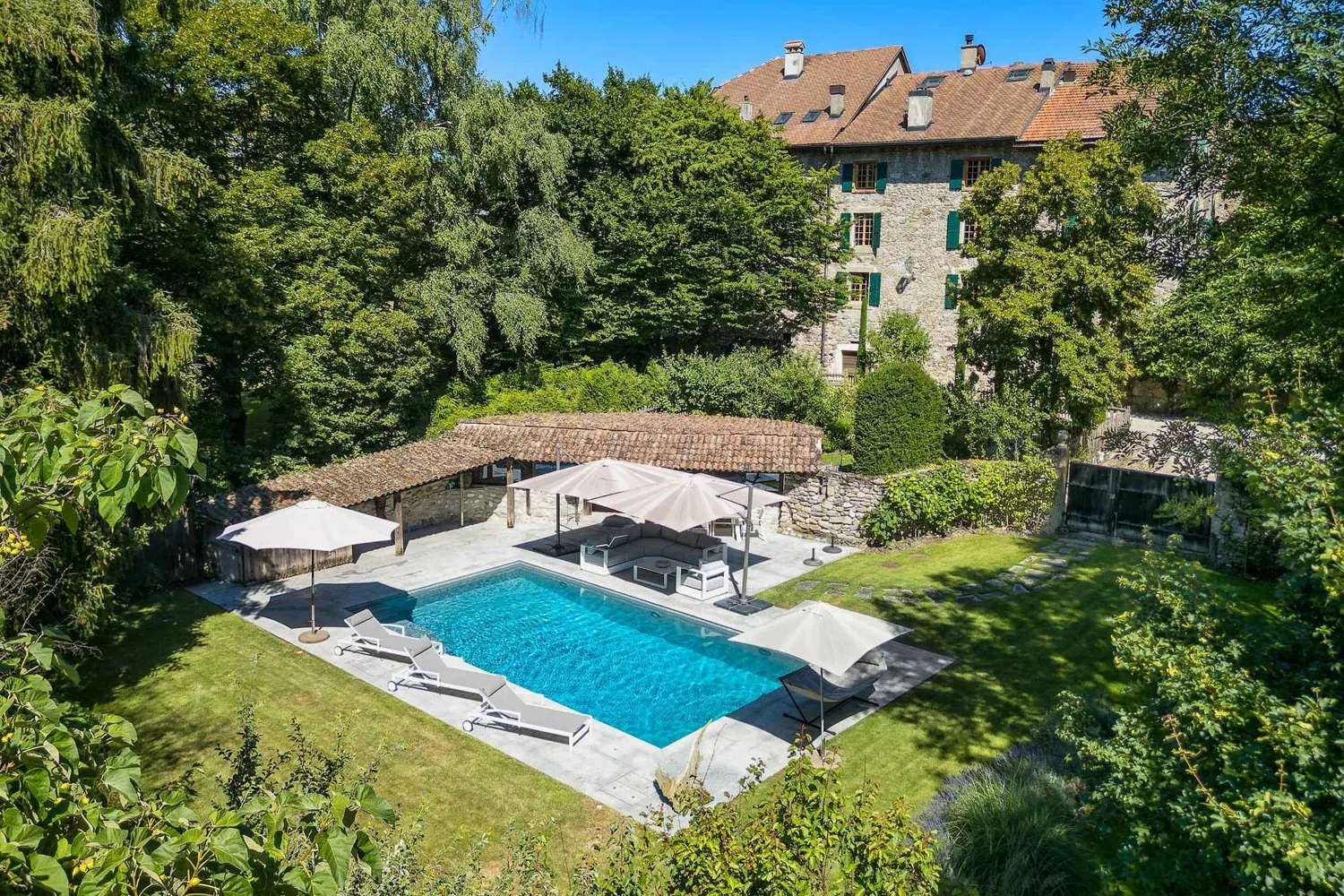 Traumhaus für dieses seltene und prestigeträchtige Objekt