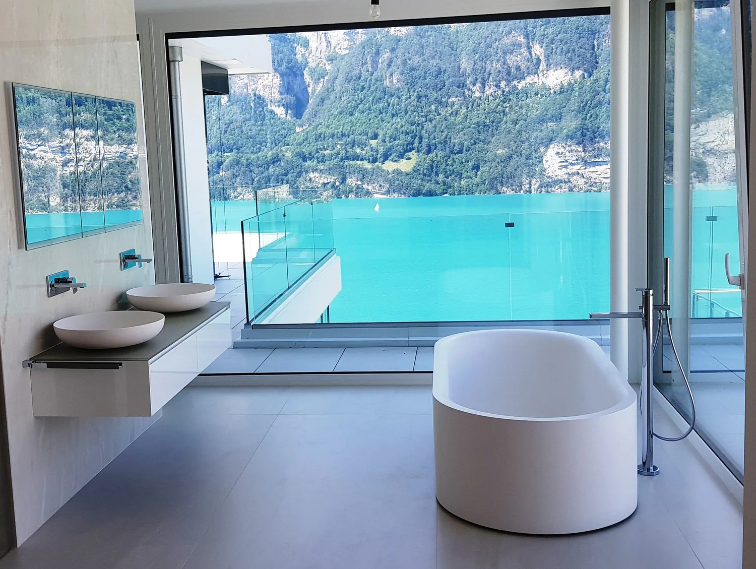 Exclusive Attic Penthouse - Your Dream Home on the Turquoise Walensee - 35 minutes from Zurich