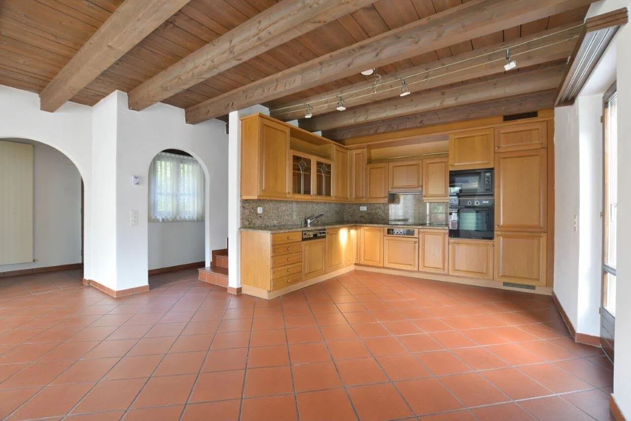 Zu vermieten helles Haus auf 2 Etagen in Claro - Bellinzona