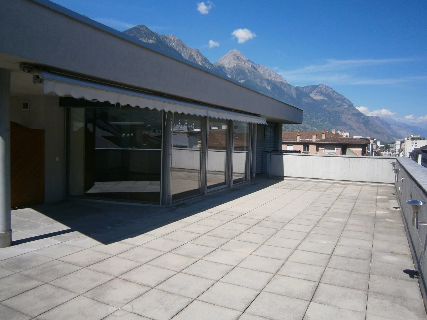 RESERVE - Geräumige 7-Zimmer-Dachterrassenwohnung im Herzen der Stadt Martigny