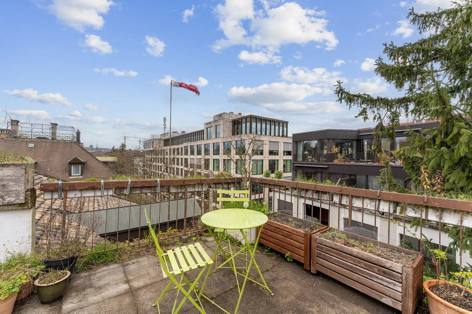 Villa de ville historique avec 6 unités et terrasse sur le toit à Zürich Enge - à vendre