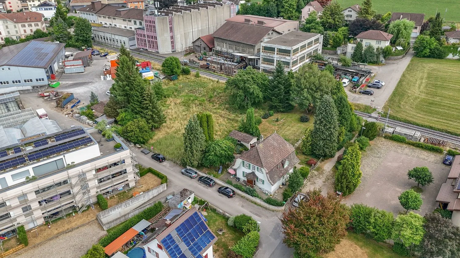 Attractive building land in a prime location in Huttwil - 3,650 m² with diverse potential