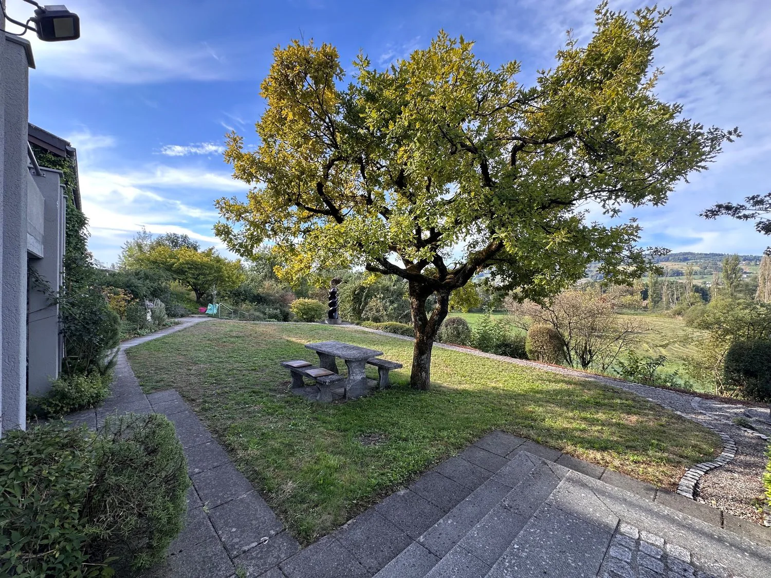 Occasione unica / Appartamento di lusso con vista sul lago e vicinanza al lago