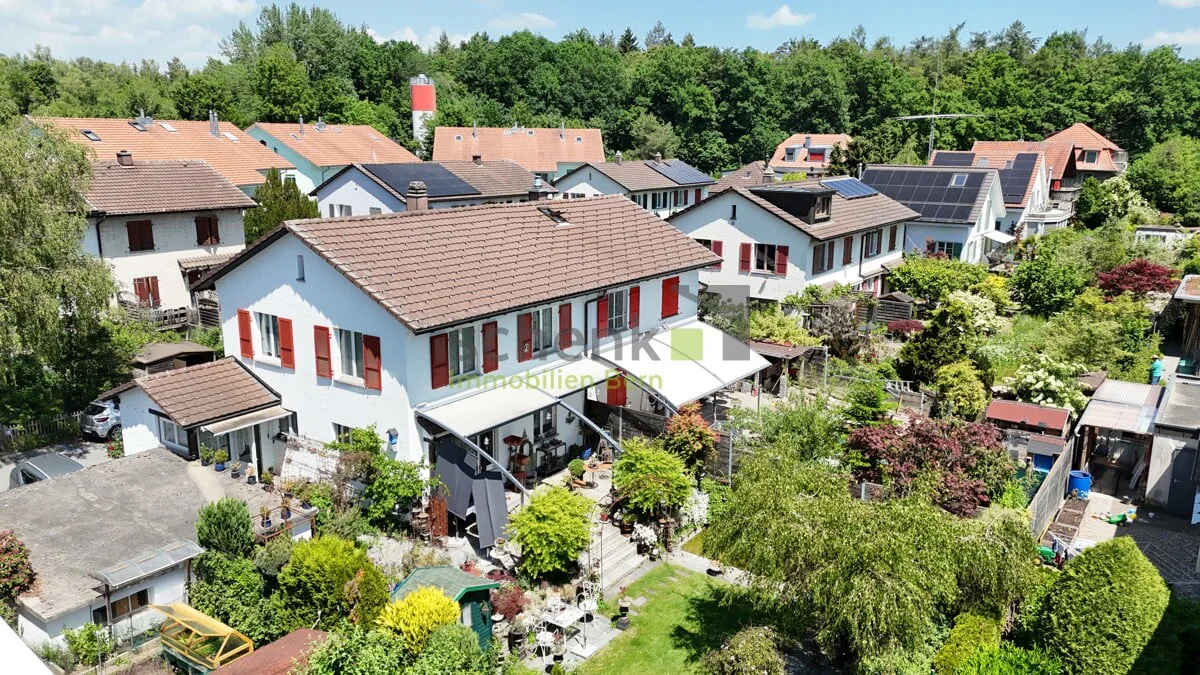 DEFH with a lovely garden in a quiet family location