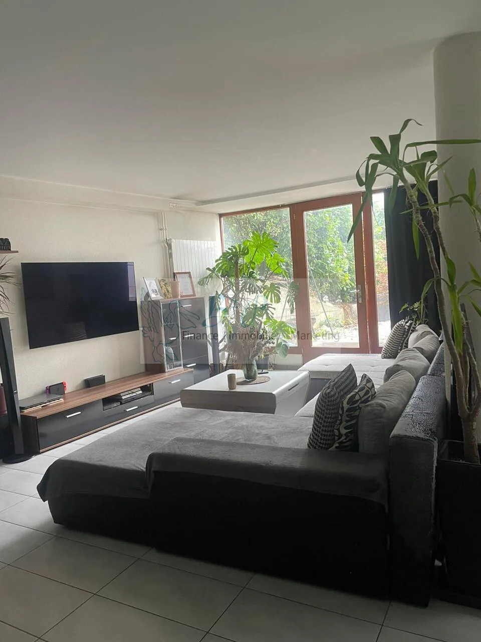 Grand appartement de 2.5 pièces avec jardin privatif