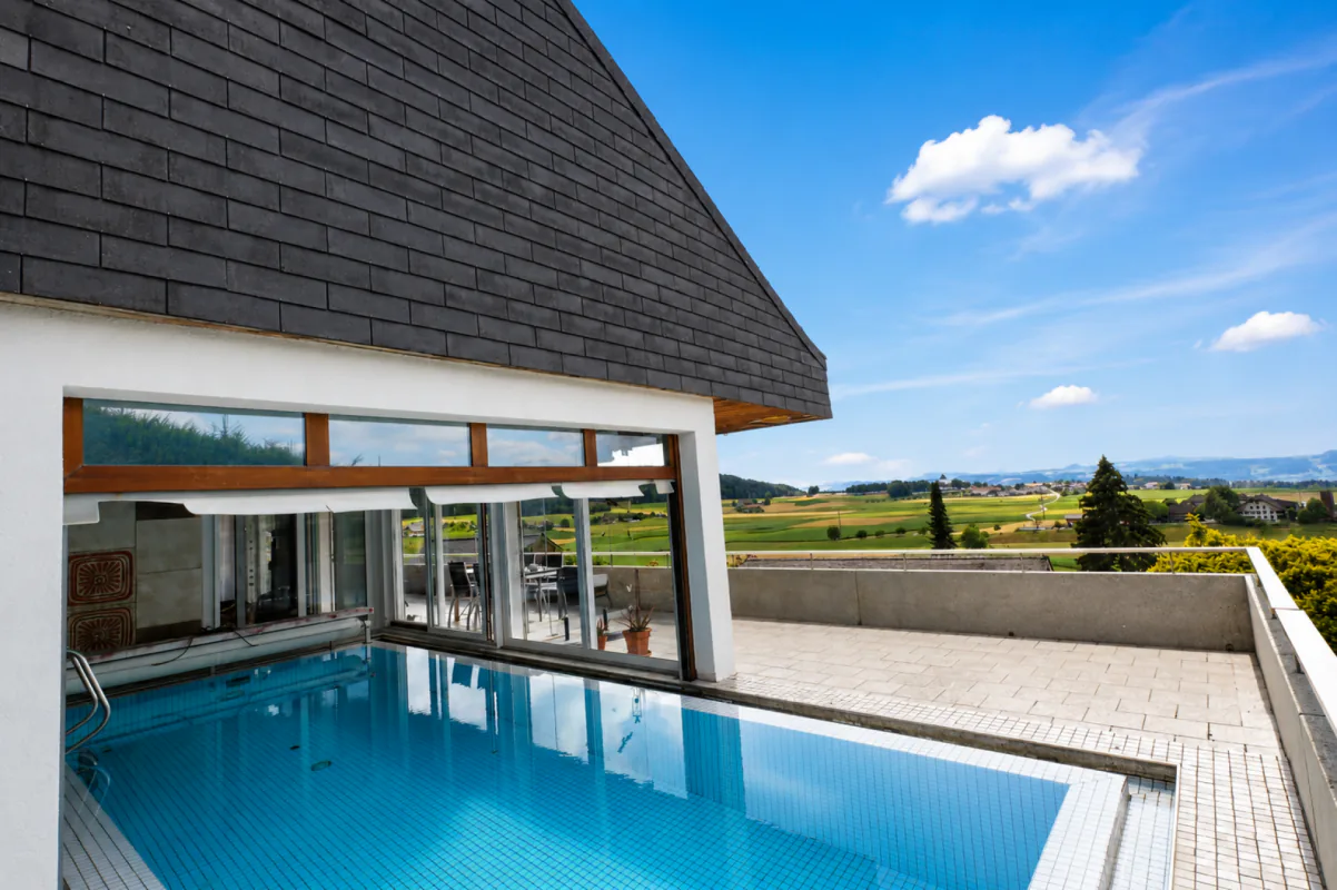 GROS IMMEUBLE - Maison individuelle détachée avec vue unique et lointaine