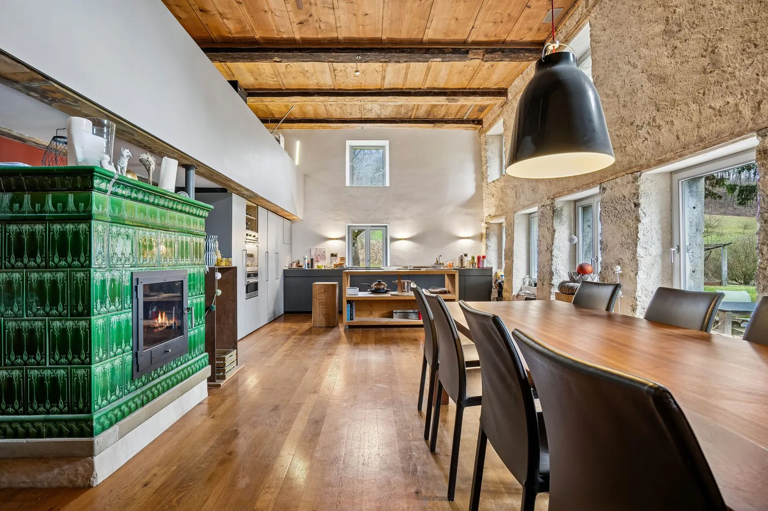 Charming 5.5-room semi-detached house in Küttigen
