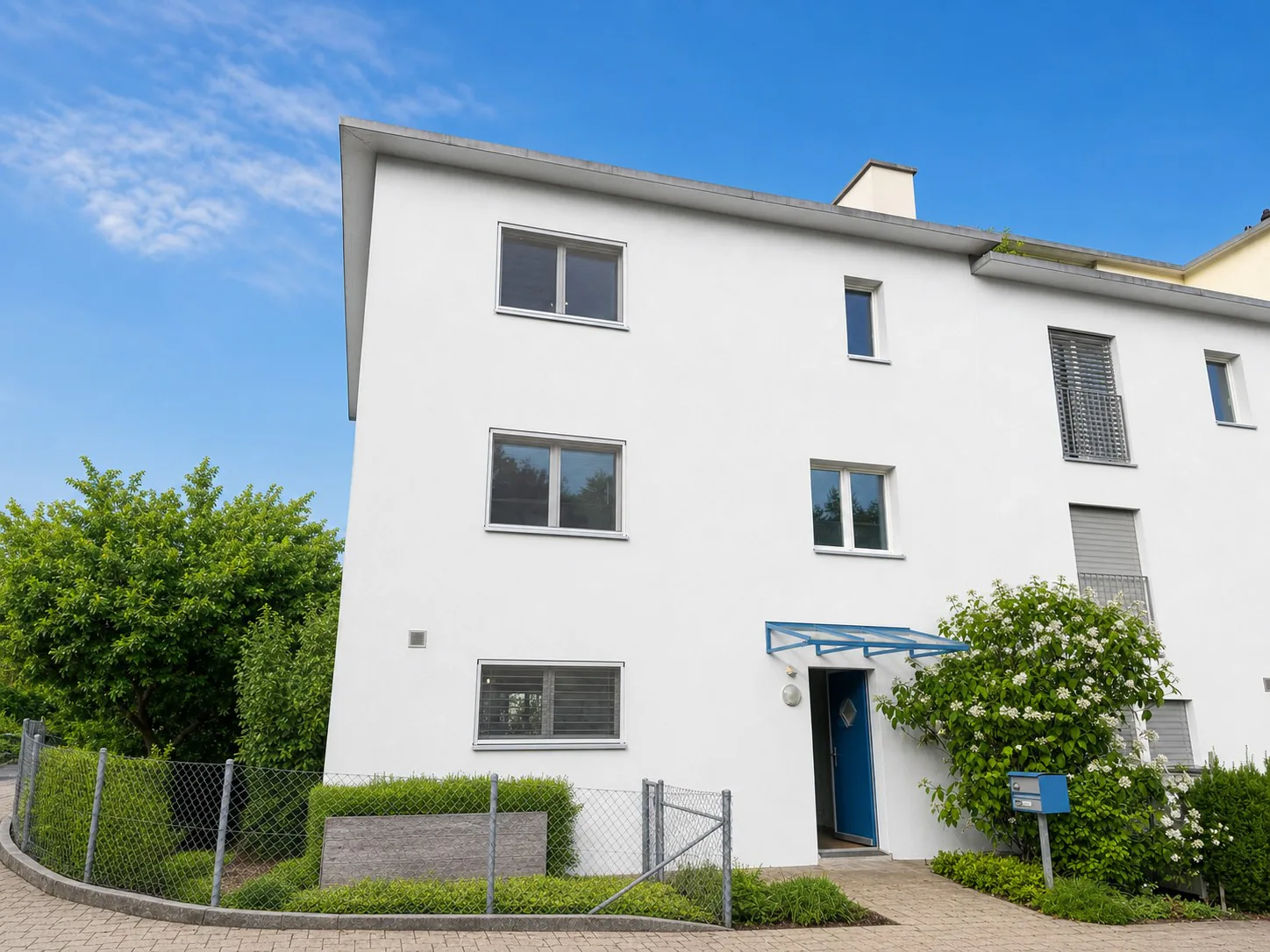 Aussergewöhnlich grosszügiges 7.5-Zimmer mit Südgarten und vielseitigem 2. Obergeschoss