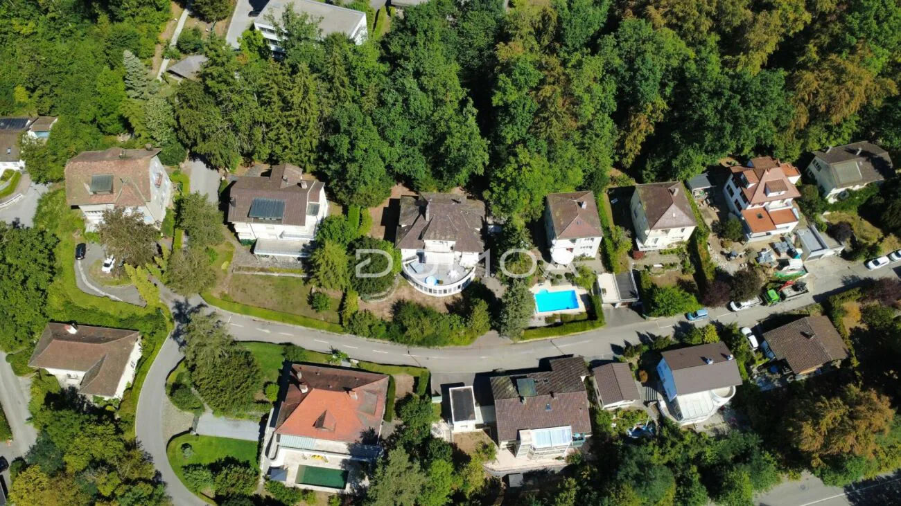 ### Eigentumswohnung mit Innenpool und privatem Waldzugang