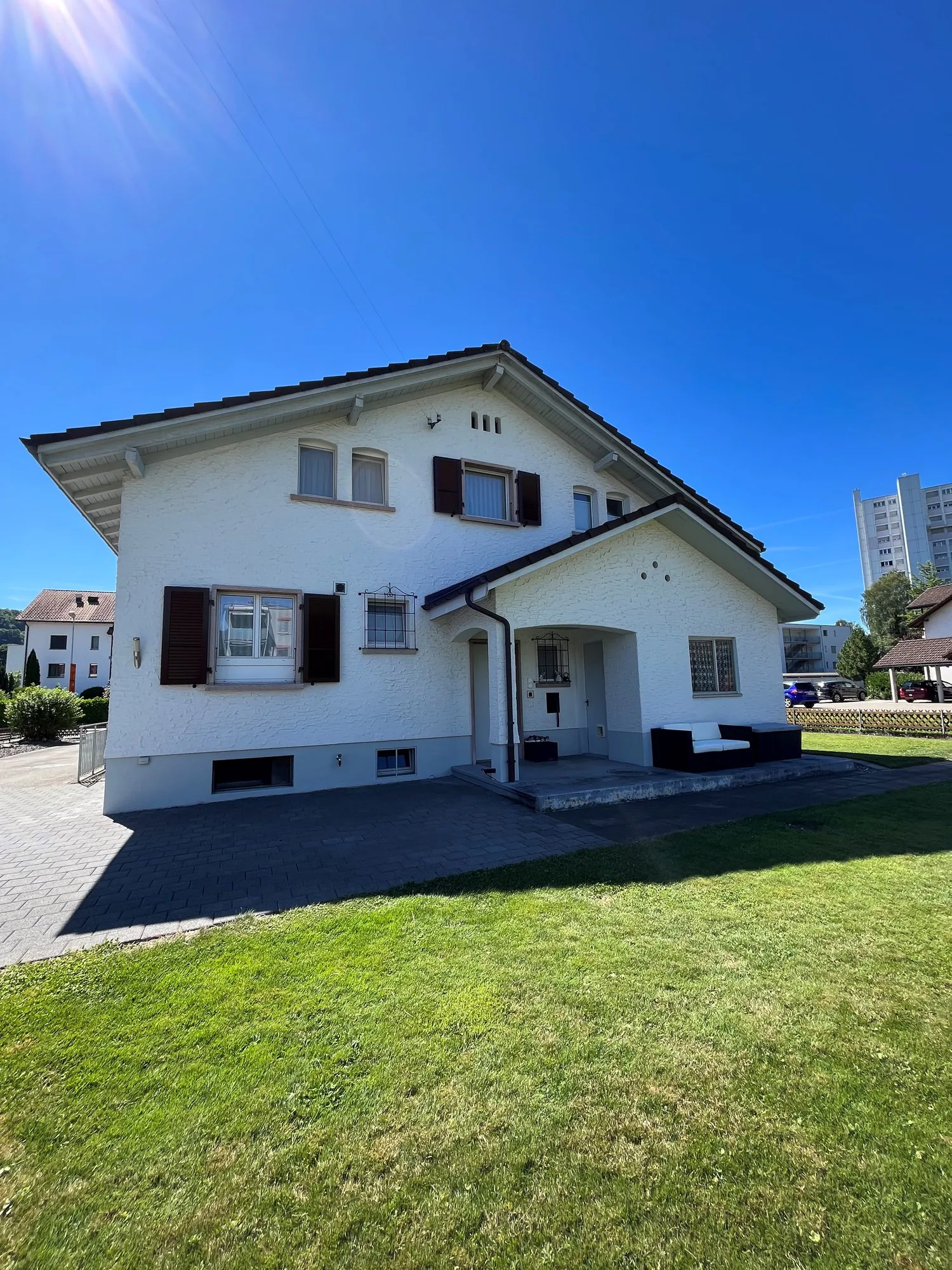 Grosses Einfamilienhaus an schöner Lage