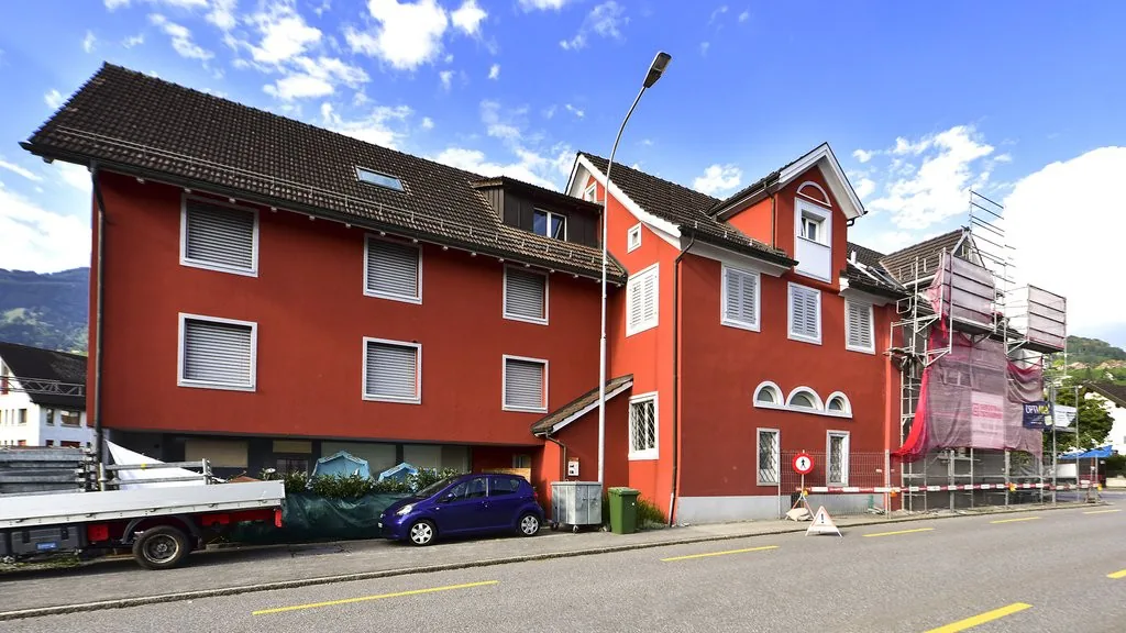 PARKPLATZ ZU VERMIETEN