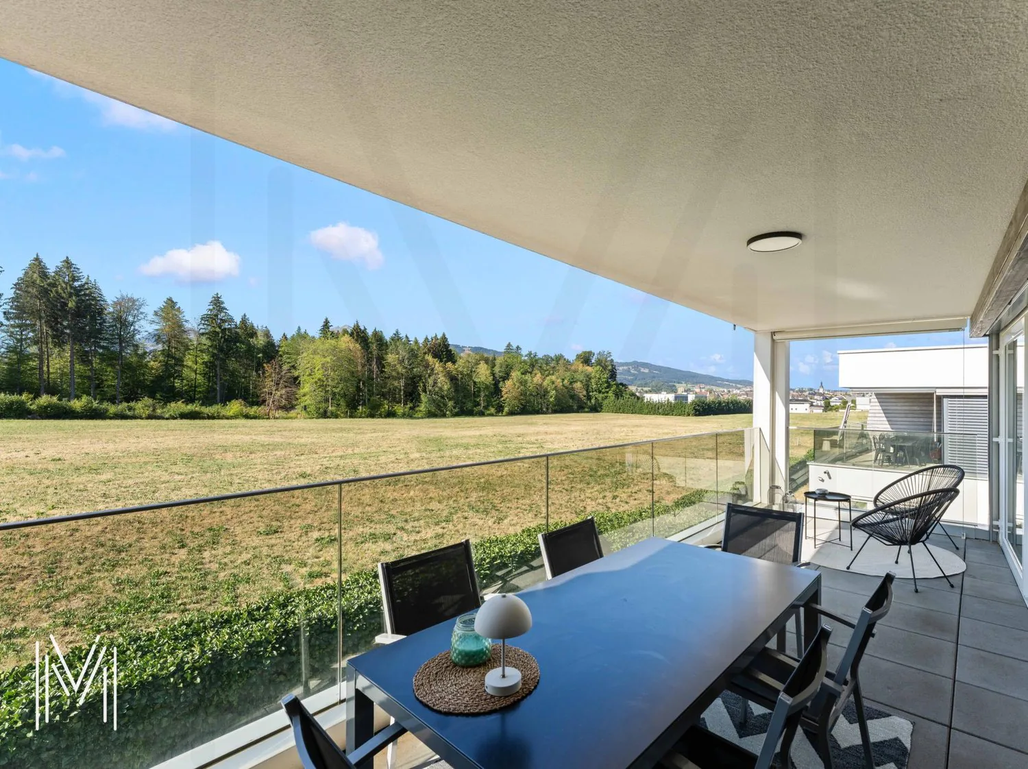 Prächtige 5.5-Zimmer-Dachwohnung mit Ausblick und außergewöhnlicher Lage, nur wenige Minuten vom Stadtzentrum entfernt!
