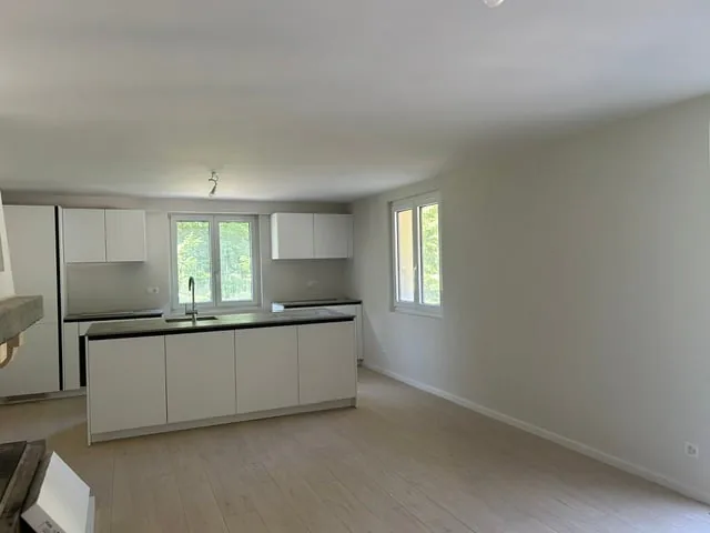 Appartement 4 pièces au rez - lumineux avec balcon et belle vue à Saint-Cergue